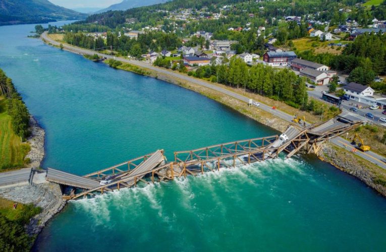 Norway bridge collapses, drivers of 2 vehicles rescued