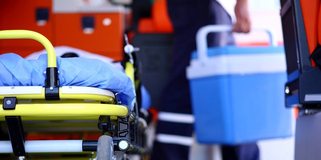 A key step in human organ transplantation work takes place via ambulance.