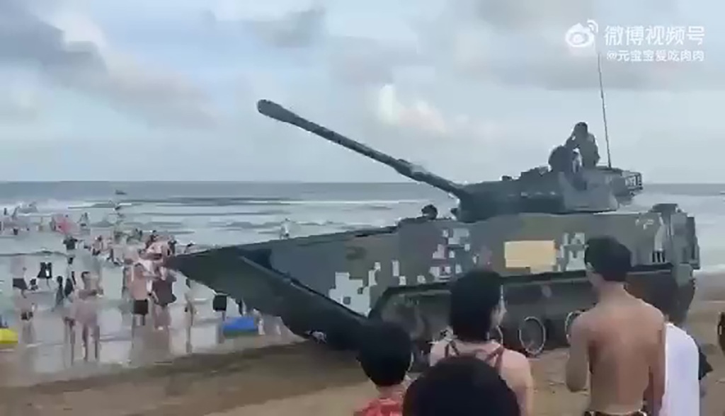 Chinese tanks