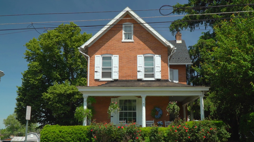 The Garners bought the Kurztown, Penn., house that formerly belonged to the Haring family in 2004.