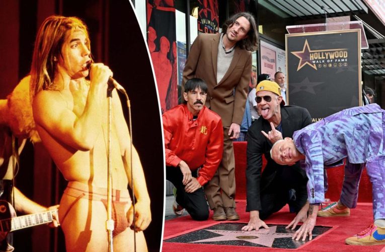 How VMAs 2022 honorees Red Hot Chili Peppers became icons