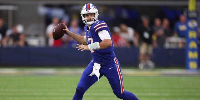 Quarterback Josh Allen #17 of the Buffalo Bills looks to pass during the first quarter of the NFL game against the Los Angeles Rams at SoFi Stadium on September 08, 2022 in Inglewood, California. 