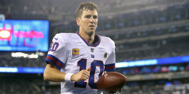 New York Giants quarterback Eli Manning leaves the field after a game against the Philadelphia Eagles at MetLife Stadium in East Rutherford, New Jersey, on Oct. 11, 2018.