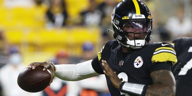 After signing a one-year restricted free agent tender in the offseason, Dwayne Haskins was expected to compete for the starting job in Pittsburgh following veteran Ben Roethlisberger’s retirement.