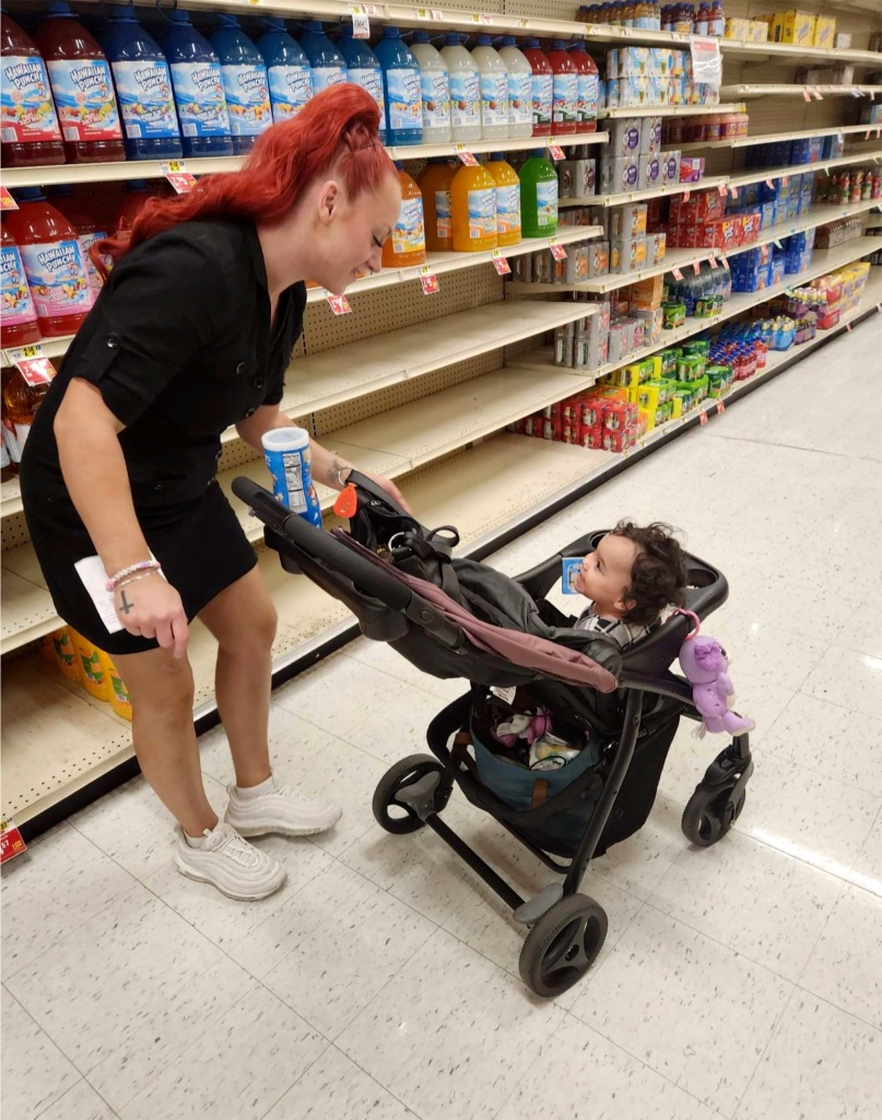 Jazmin Valentine and her daughter