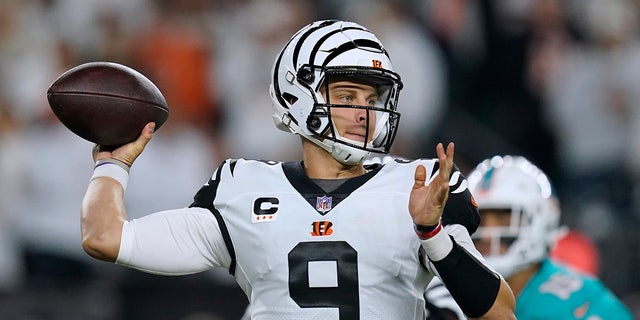 Cincinnati Bengals quarterback Joe Burrow throws a pass during the first half against the Miami Dolphins, Thursday, Sept. 29, 2022, in Cincinnati.