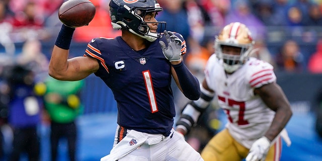 Bears' Justin Fields throws against the San Francisco 49ers Sunday, Sept. 11, 2022, in Chicago.