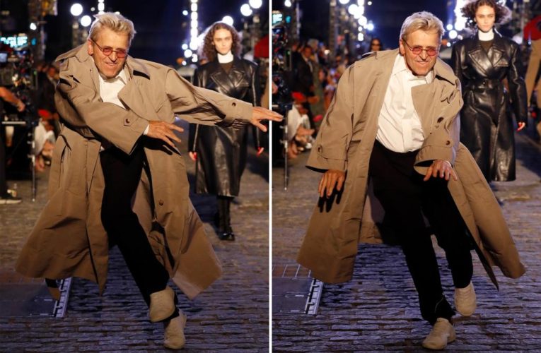 Mikhail Baryshnikov does crazy dance on Vogue World runway