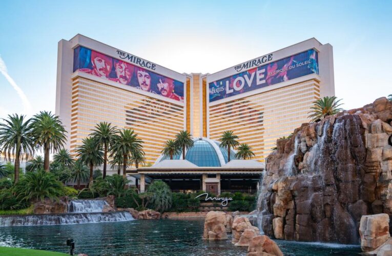 Third dolphin dies this year at Las Vegas’ Mirage Casino