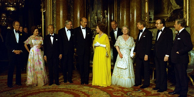 Queen Elizabeth meets President Jimmy Carter and other heads of state at a 1977 summit at Buckingham Palace (Jimmy Carter Presidential Library and Museum/National Archives and Records Administration)