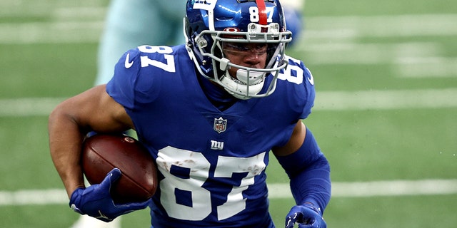 Sterling Shepard of the New York Giants scores a touchdown against the Dallas Cowboys at MetLife Stadium in East Rutherford, New Jersey, on Jan. 3, 2021.