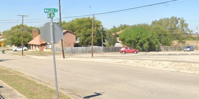 Google Earth shows where Wales Drive meets with Royal Vista Drive in Killeen, Texas.