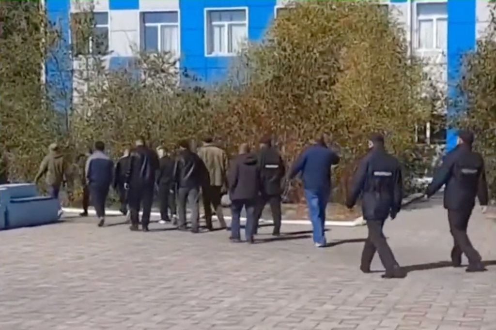 An unverified video purports to show national guardsmen and military police arrive at Buryat State University in Ulan-Ude, Buryatia, to round up students as part of the draft.