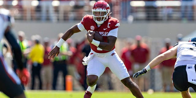 K.J. Jefferson #1 of the Arkansas Razorbacks runs the ball in the second quarter of a game against the Cincinnati Bearcats at Donald W. Reynolds Razorback Stadium on September 03, 2022, in Fayetteville, Arkansas.