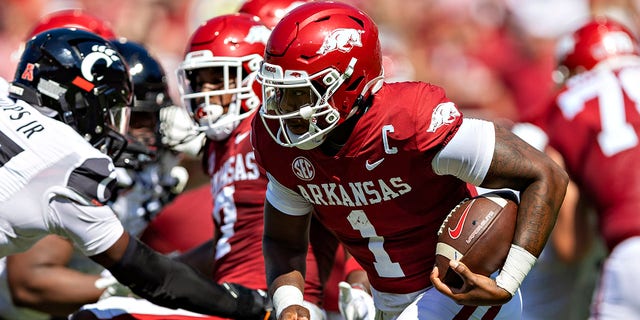 K.J. Jefferson #1 of the Arkansas Razorbacks runs the ball in the second quarter of a game against the Cincinnati Bearcats at Donald W. Reynolds Razorback Stadium on September 03, 2022, in Fayetteville, Arkansas.