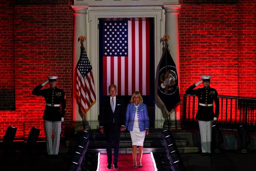 A photo of President Biden and first lady Jill Biden.