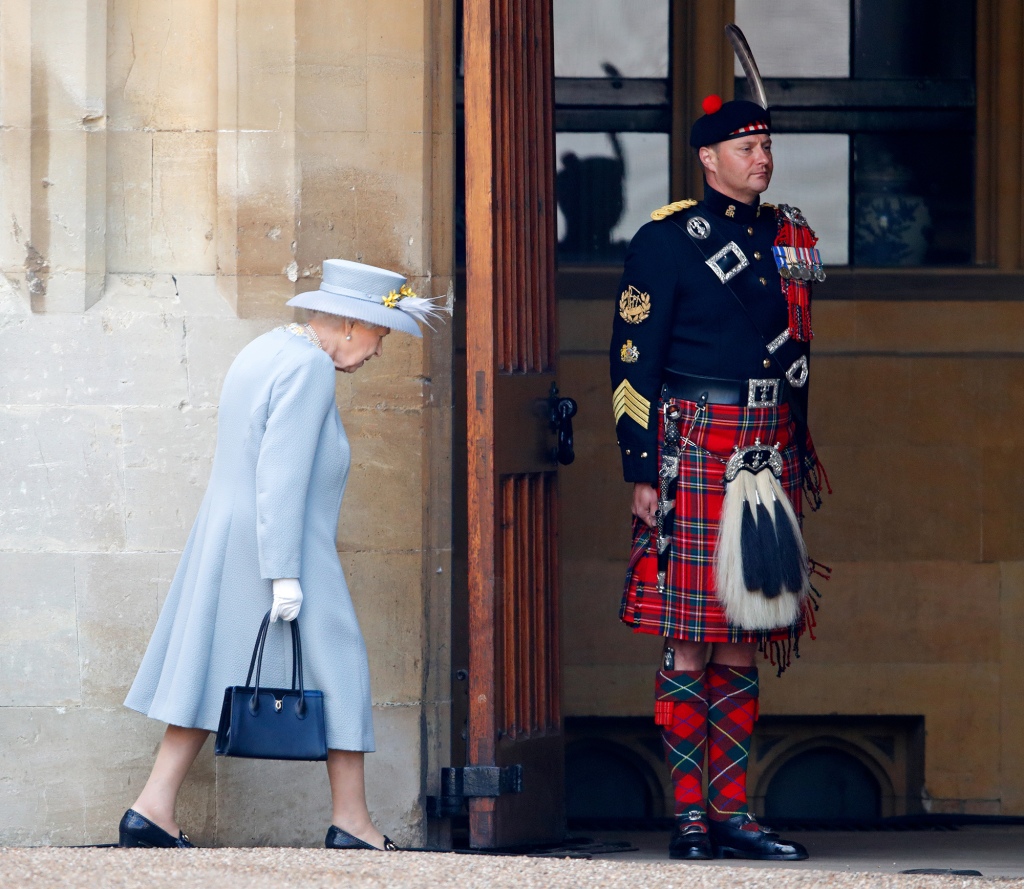 Queen Elizabeth's living in addition to Buckingham Palace, the Queen also reportedly owned a beautiful $8 million in the heart of the Big Apple.