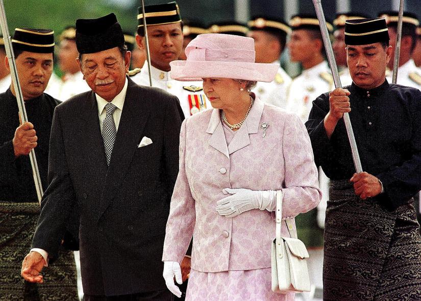 In 1998, Queen Elizabeth II visited Malaysia's King Jaafar in Kuala Lumpur. Her appearance was to officiate the closure of the XVI Commonwealth Games.