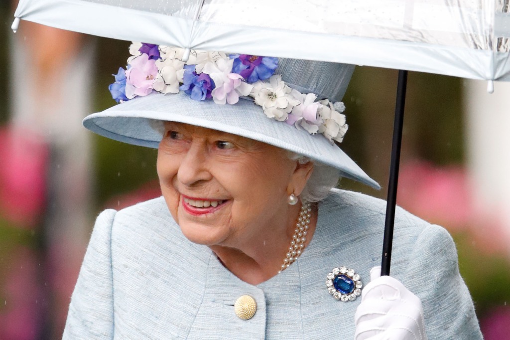 Two of Fulton umbrellas' biggest fans were the Queen and her mother, Her Majesty Queen Elizabeth The Queen Mother.