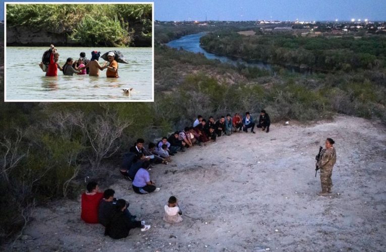 Eight migrants found dead at Texas border