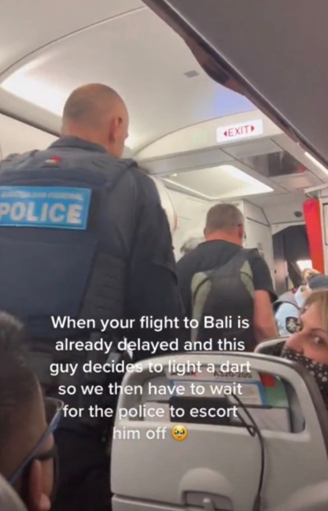 Man getting kicked off Jetstar flight