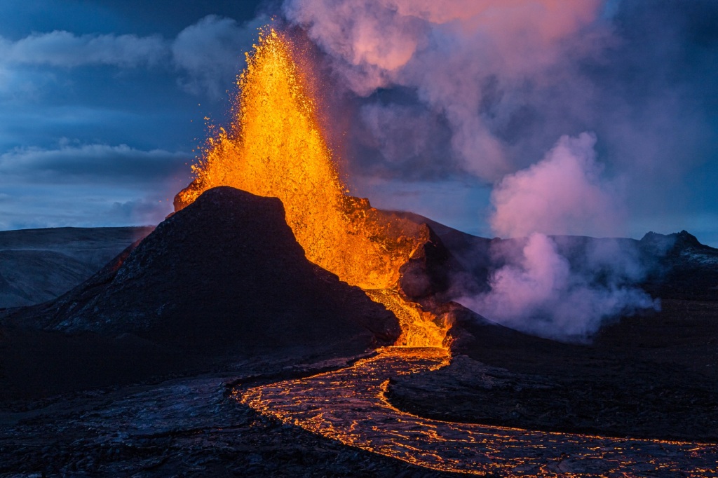 Exterior of Geldingadalir erupting lava. 