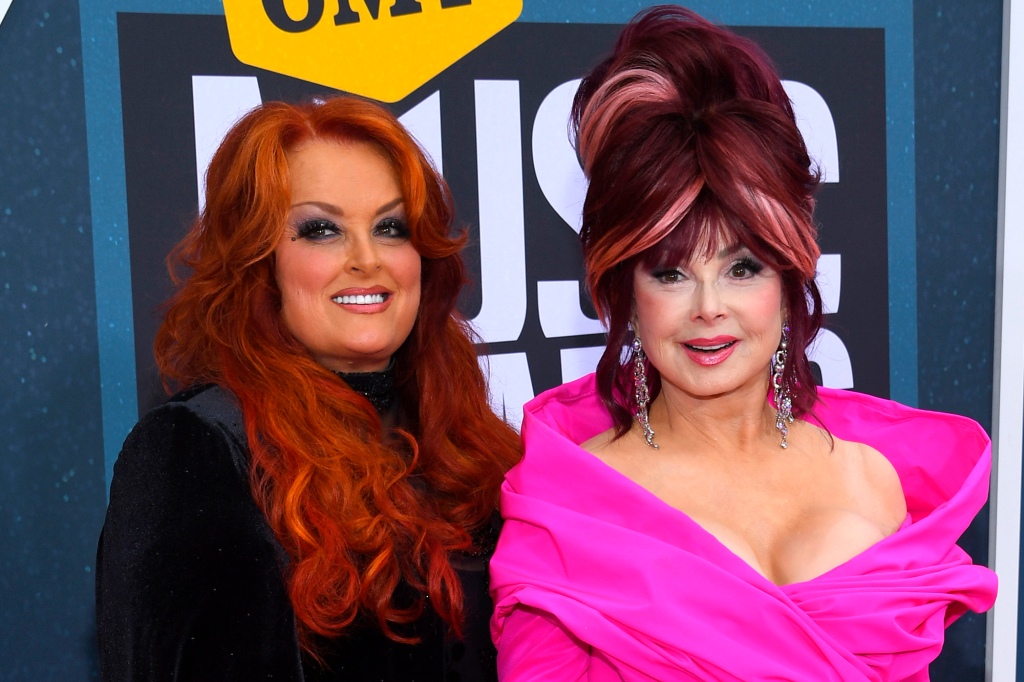 Wynonna and Naomi Judd