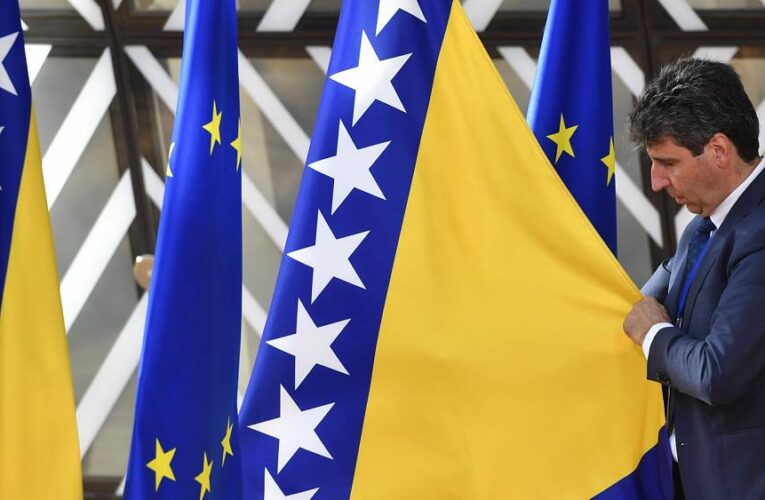Brussels recommends granting Bosnia the status of EU candidate, but with conditions