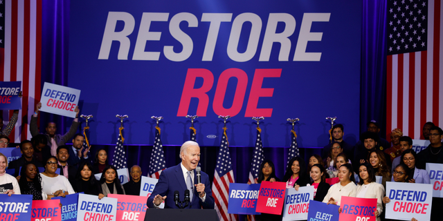  U.S. President Joe Biden waves to the crowd as he departs from a Democratic National Committee event at the Howard Theatre on October 18, 2022 in Washington, DC. With three weeks until election day, in his remarks Biden highlighted issues pertaining to women’s reproductive health and promised to codify access to abortion.