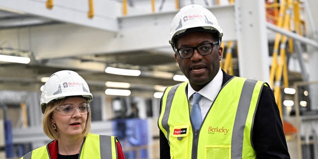 British Prime Minister Liz Truss and Chancellor of the Exchequer Kwasi Kwarteng visit Berkeley Modular, in Northfleet, Kent, Britain, Sept. 23, 2022. 