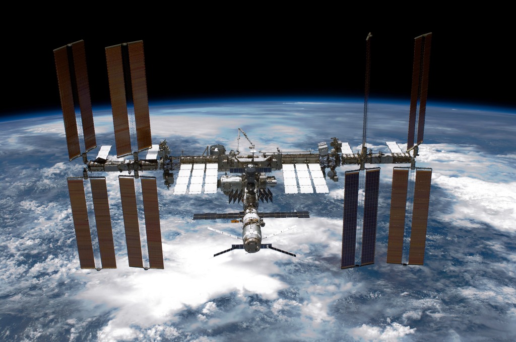 The logistics are not clear yet, but Cruise would utilize the ISS as the background for the movie.