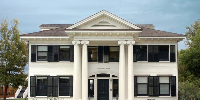 A picture of the Hillel House, the center for Jewish life, at Stanford University.