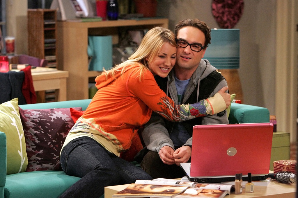 Penny (Kaley Cuoco, left) breaks up with her boyfriend, Leonard (Johnny Galecki, right) finally gets up the courage to ask her out on a real date, on the first season finale of THE BIG BANG THEORY,