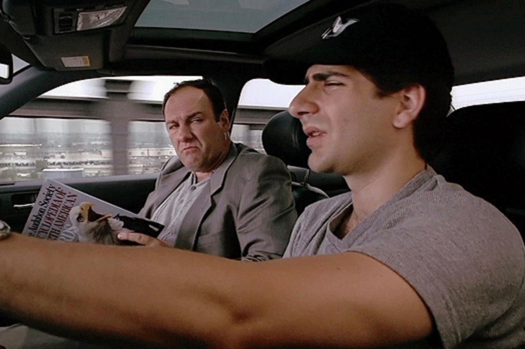 Imperioli and Gandolfini are seen in the scene from the pilot. Imperioli lied about being able to drive in order to secure the role. 