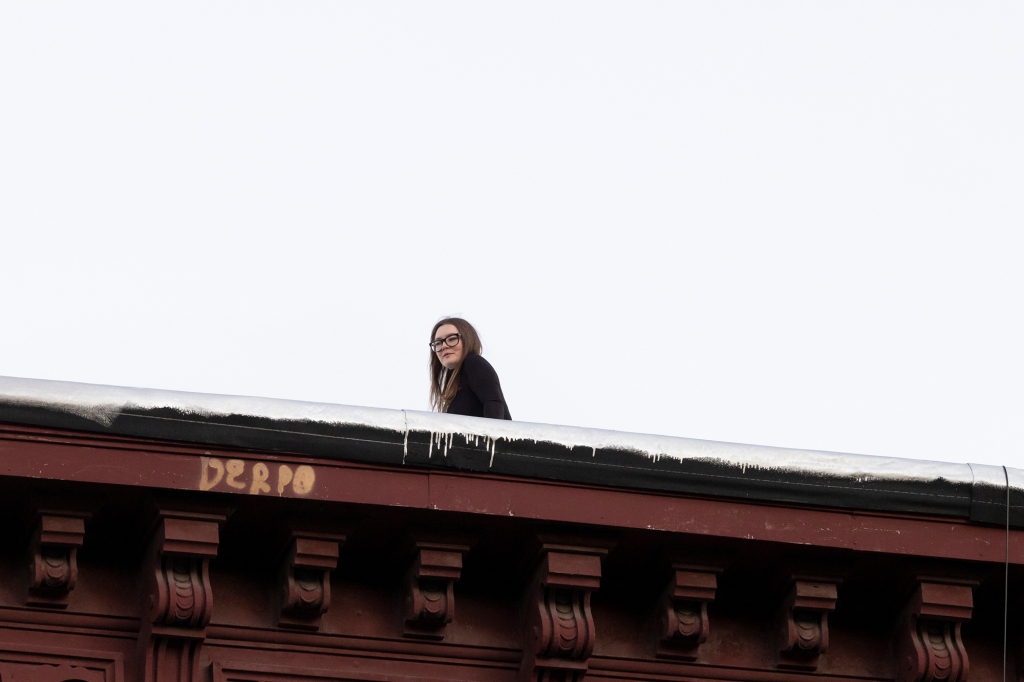 Anna Sorokin on Manhattan rooftop