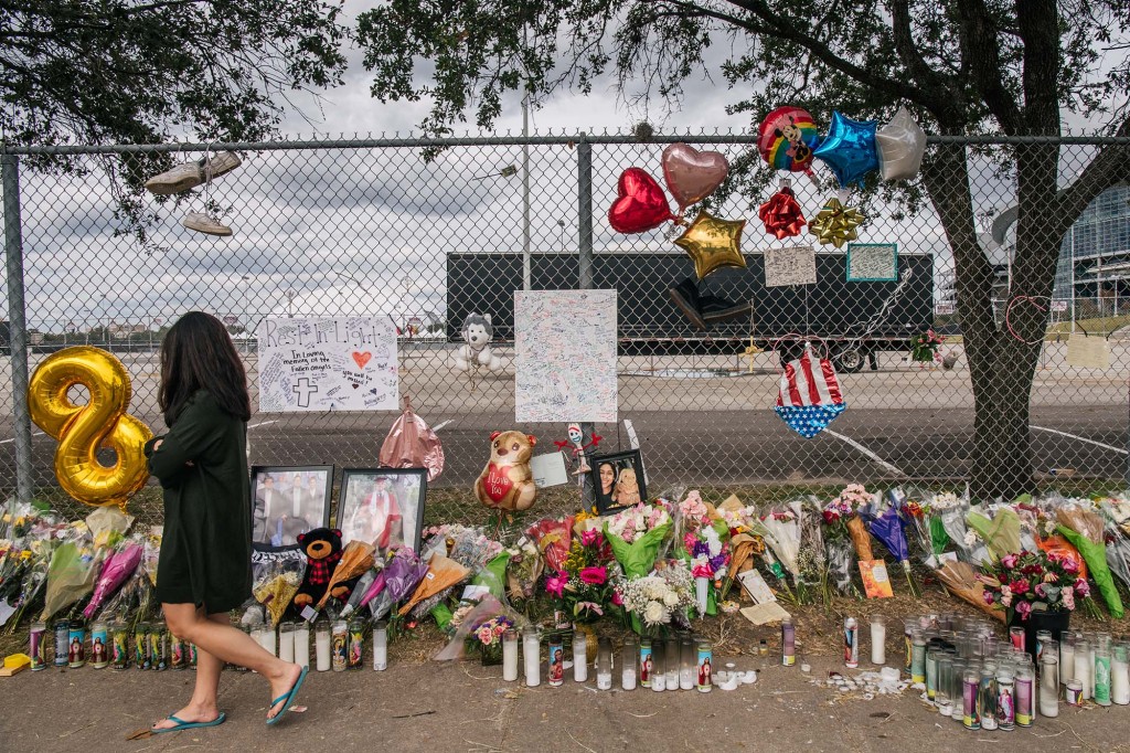 Memorial for those who died at Astroworld Festival