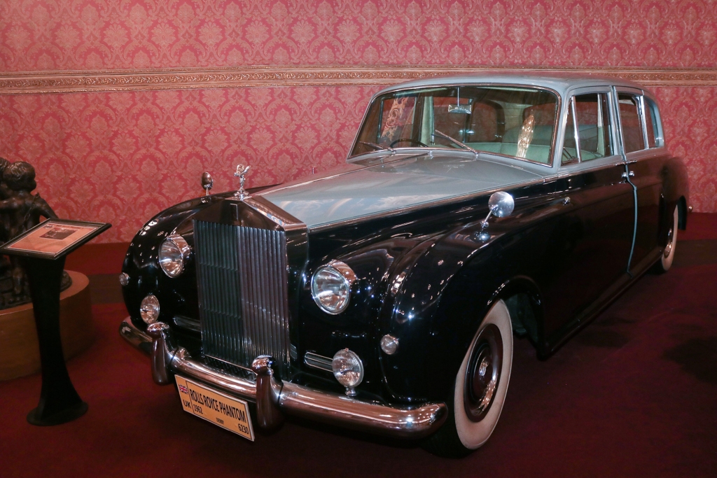 A Rolls Royce Phantom.