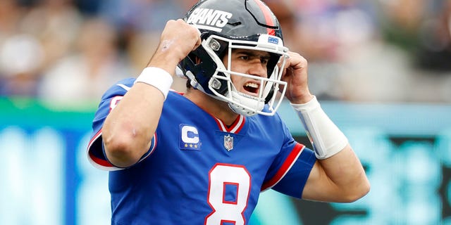 Daniel Jones #8 of the New York Giants calls a play during the game against the Chicago Bears at MetLife Stadium on Oct. 2, 2022 in East Rutherford, New Jersey.