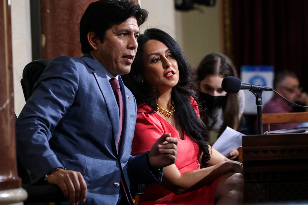 Councilman Kevin de León said that Bonin treats his son like an accessory. 