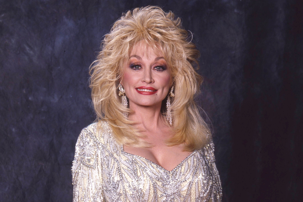 NASHVILLE - OCTOBER 10:  Country singer and songwriter Dolly Parton the first woman to host the CMA Award Show Backstage February 10, 1988 in Nashville, Tennessee.  (photo by Beth Gwinn/Getty Images)