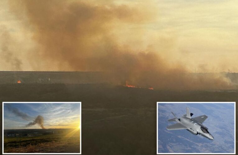 Air Force pilot ejects before jet crashes into Utah runway