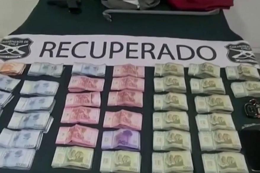 The thieves stole the equivalent of $10,300 in Chilean pesos.