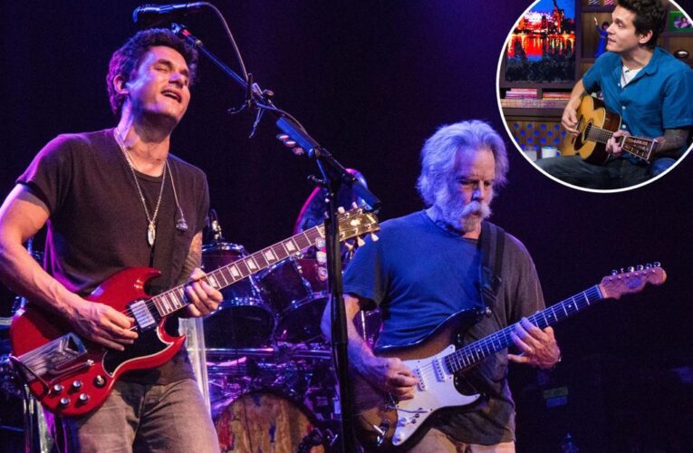 Grateful Dead’s Bob Weir has crowd sing Happy Birthday to John Mayer