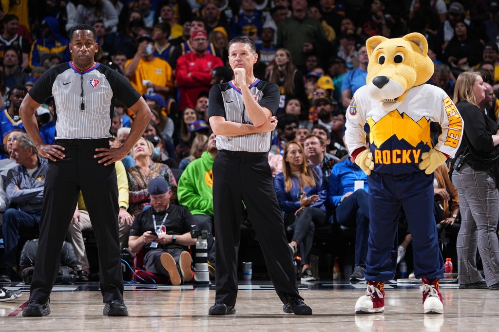 Rocky the Mountain Lion of the Denver Nuggets