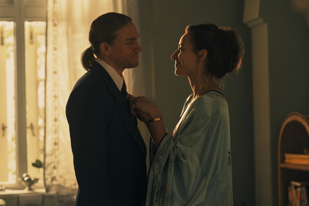  Charlie Hunnam and Antonia Desplat in "Shantaram."