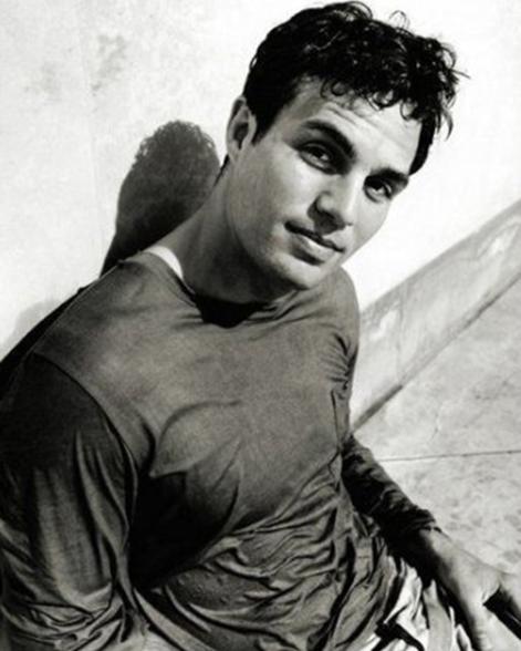 A picture of a young Mark Ruffalo.