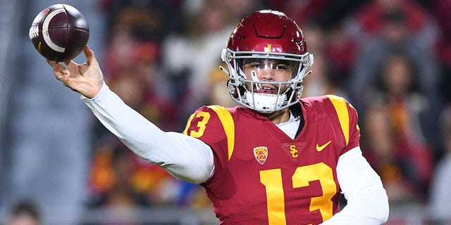 USC Trojans quarterback Caleb Williams (13) makes a pass during a game between the Colorado Buffaloes and the USC Trojans on November 11, 2022, at Los Angeles Memorial Coliseum in Los Angeles, CA. 