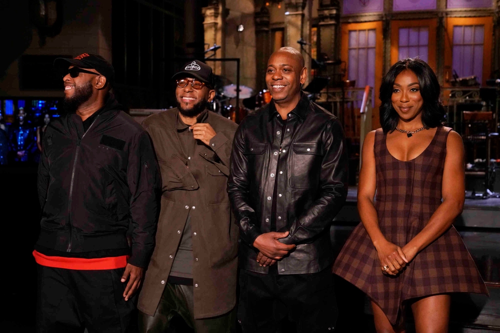 Talib Kweli and Yasiin Bey of musical guest Black Star with host Dave Chapelle and Ego Nwodim