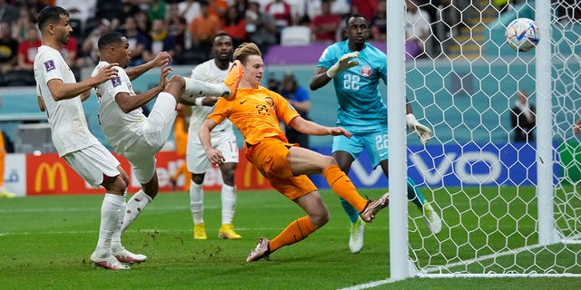 Frenkie de Jong scores the Netherlands' second goal during their World Cup match against Qatar, Tuesday, Nov. 29, 2022.