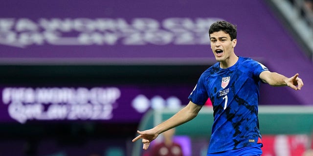 Giovanni Reyna Attacking Midfield of USA and Borussia Dortmund gives instructions during the FIFA World Cup Qatar 2022 Group B match between England and USA at Al Bayt Stadium on November 25, 2022 in Al Khor, Qatar.